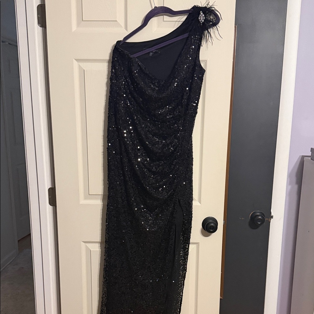 Black Sequin One-Shoulder Evening Dress
